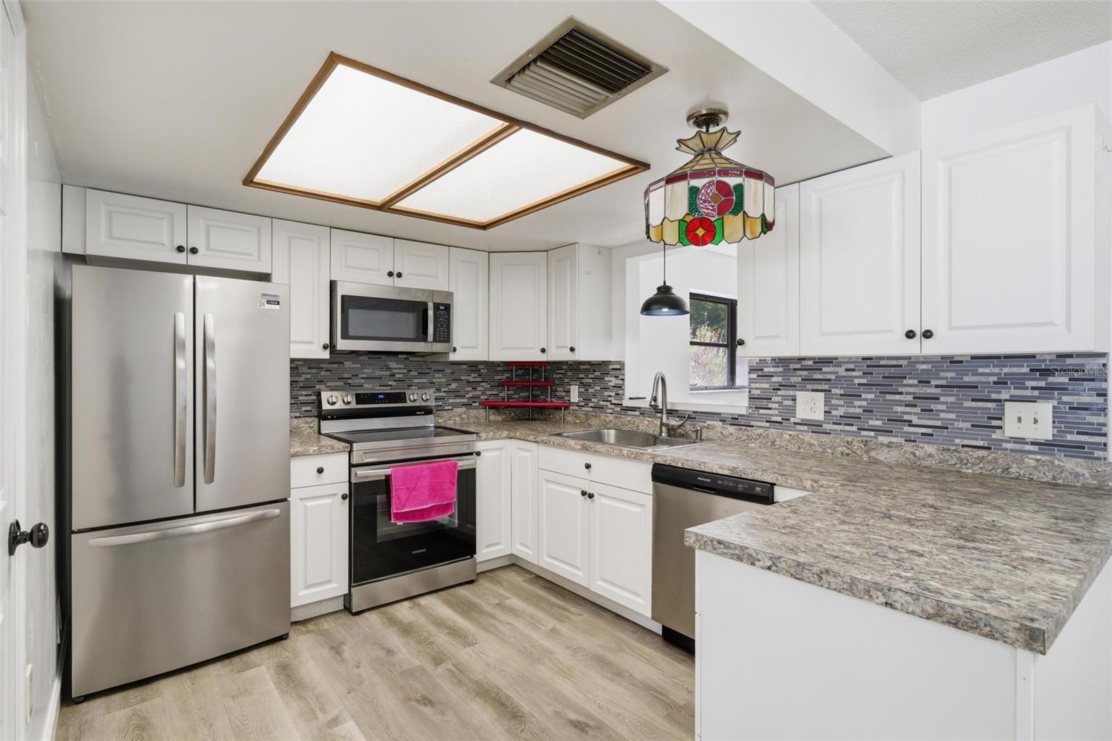 Image 16 of 59 For 6822 Doris Maretta Lane