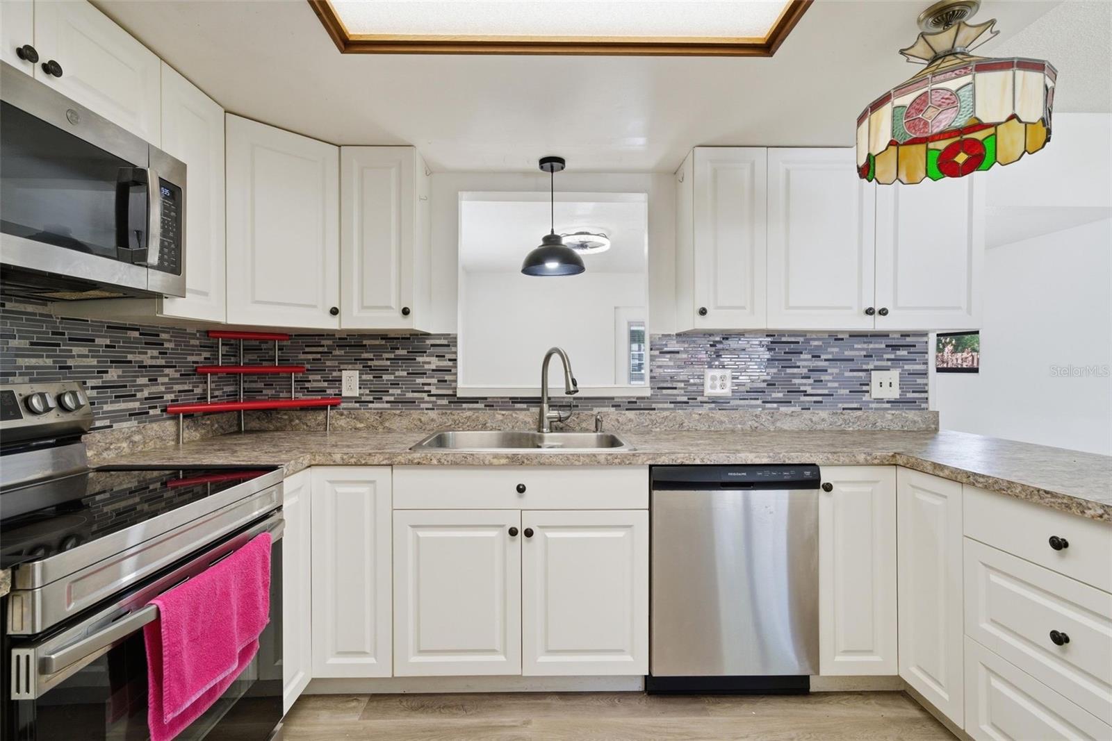 Image 17 of 59 For 6822 Doris Maretta Lane