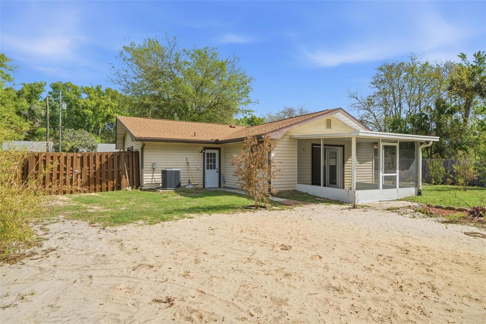 Image 28 of 59 For 6822 Doris Maretta Lane