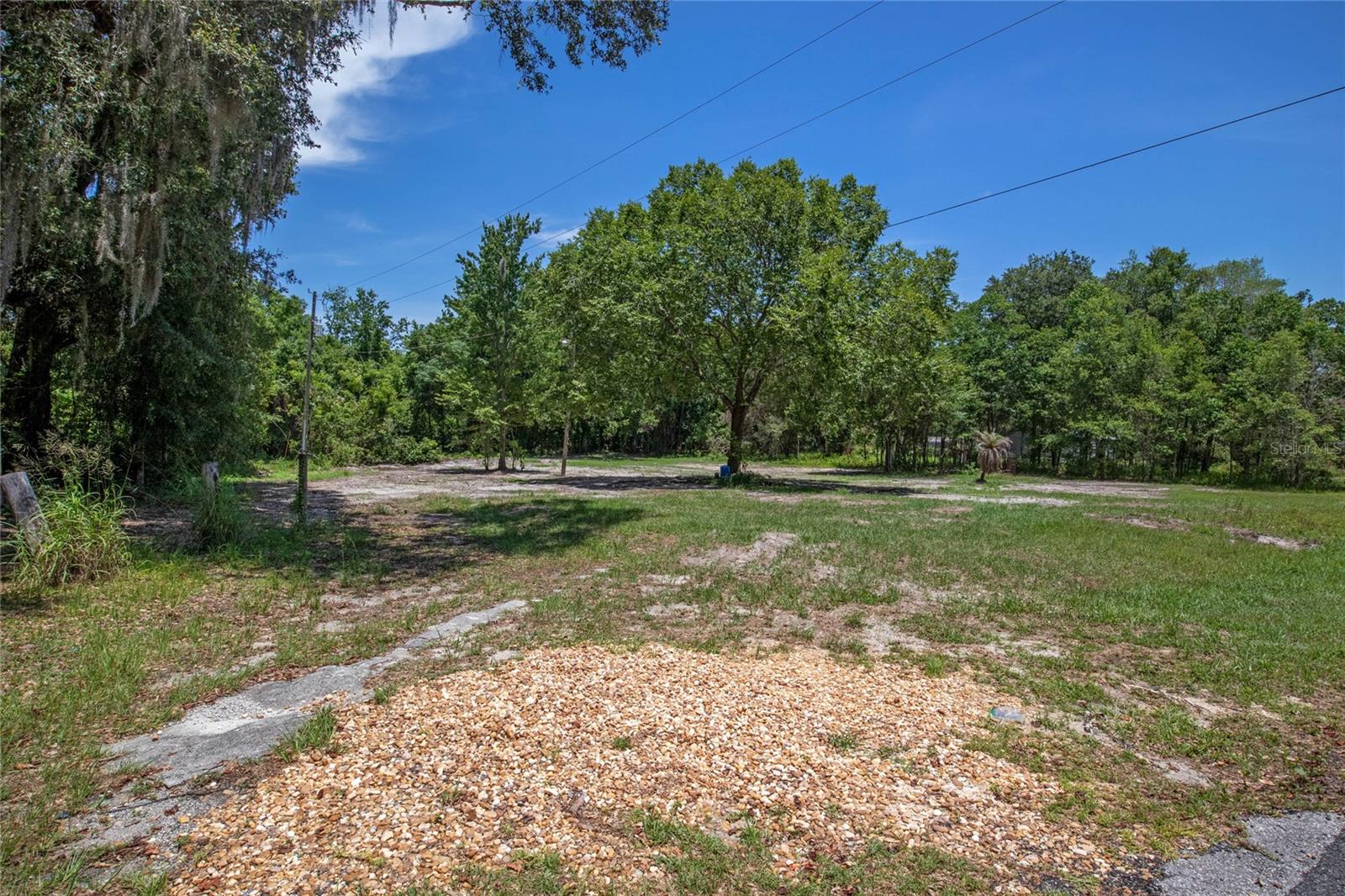 Image 32 of 61 For 15527 Trousdale Street