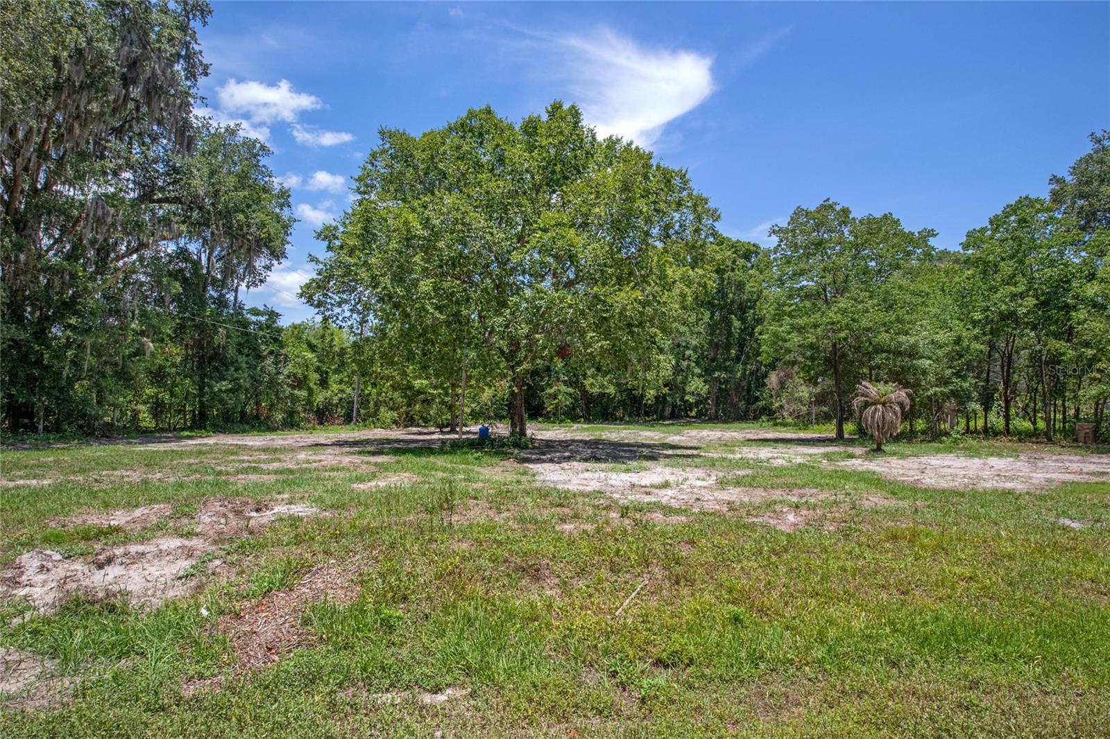 Image 33 of 61 For 15527 Trousdale Street