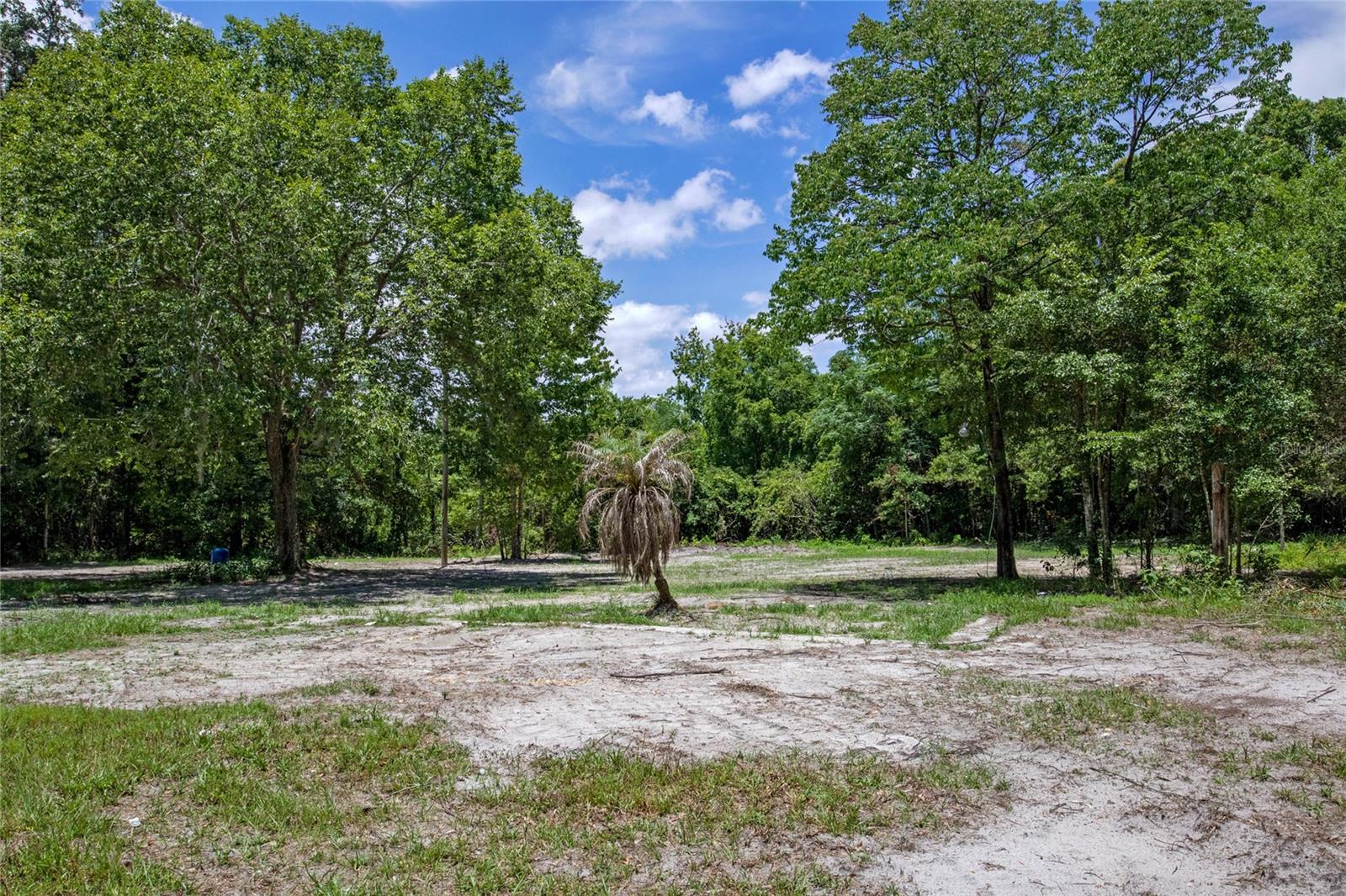 Image 35 of 61 For 15527 Trousdale Street