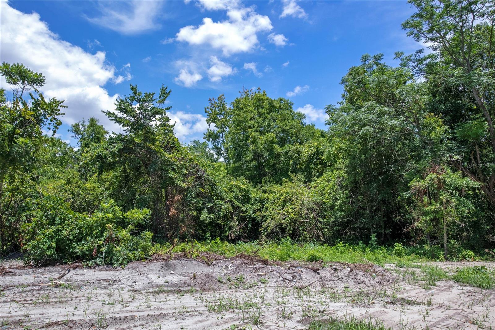 Image 39 of 61 For 15527 Trousdale Street