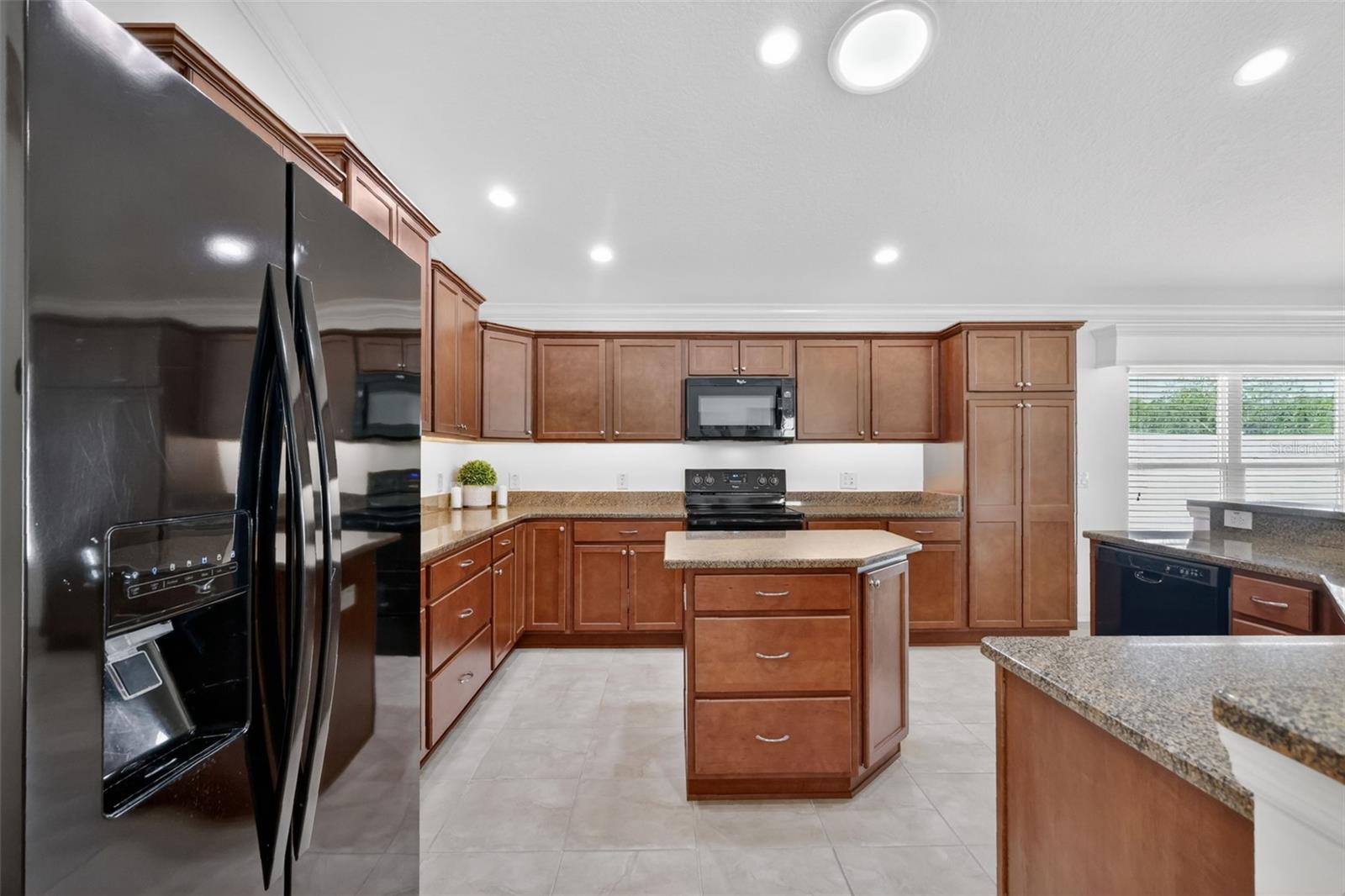 Image 11 of 51 For 2873 Charlevoix Street