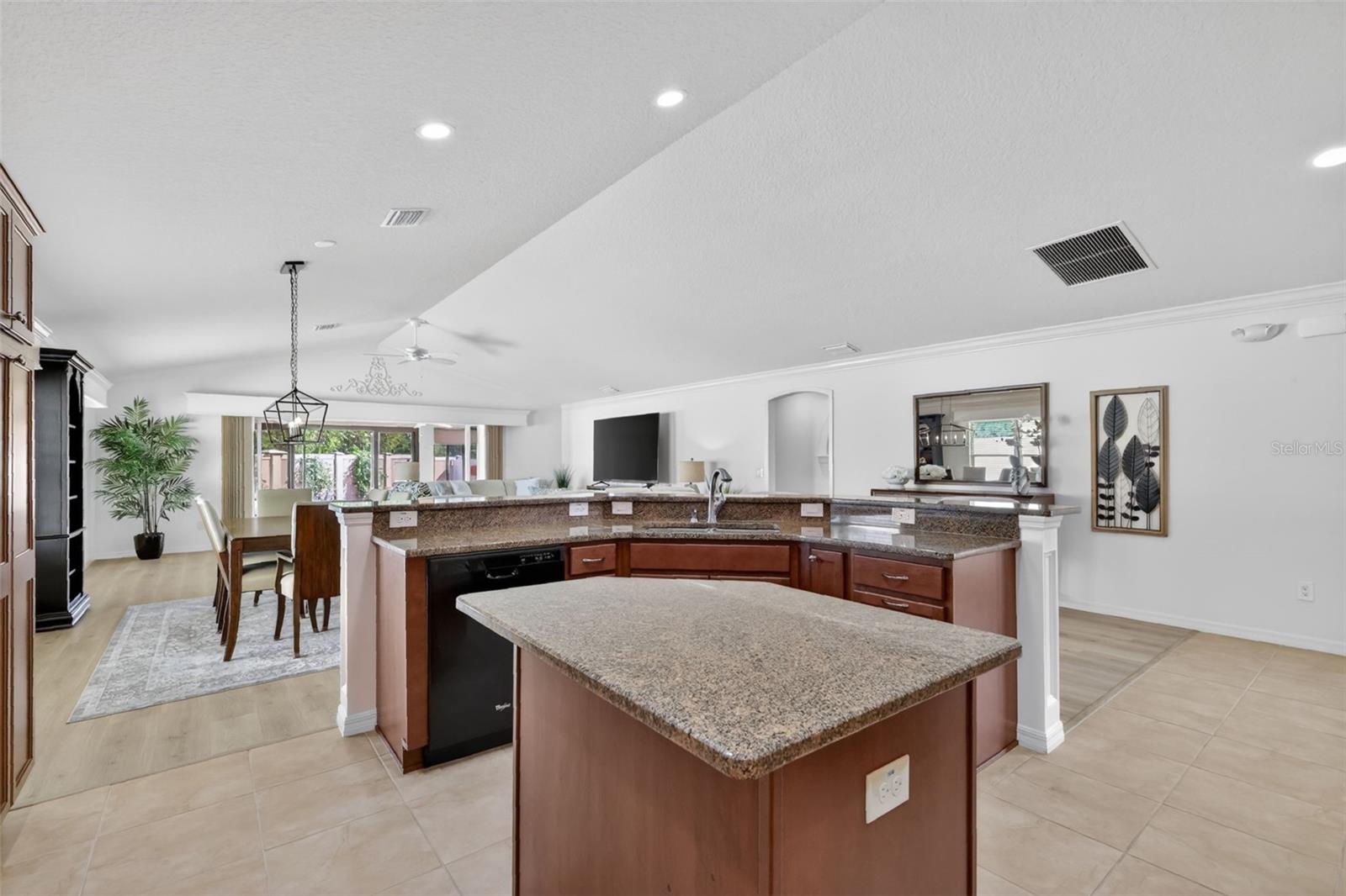 Image 12 of 51 For 2873 Charlevoix Street