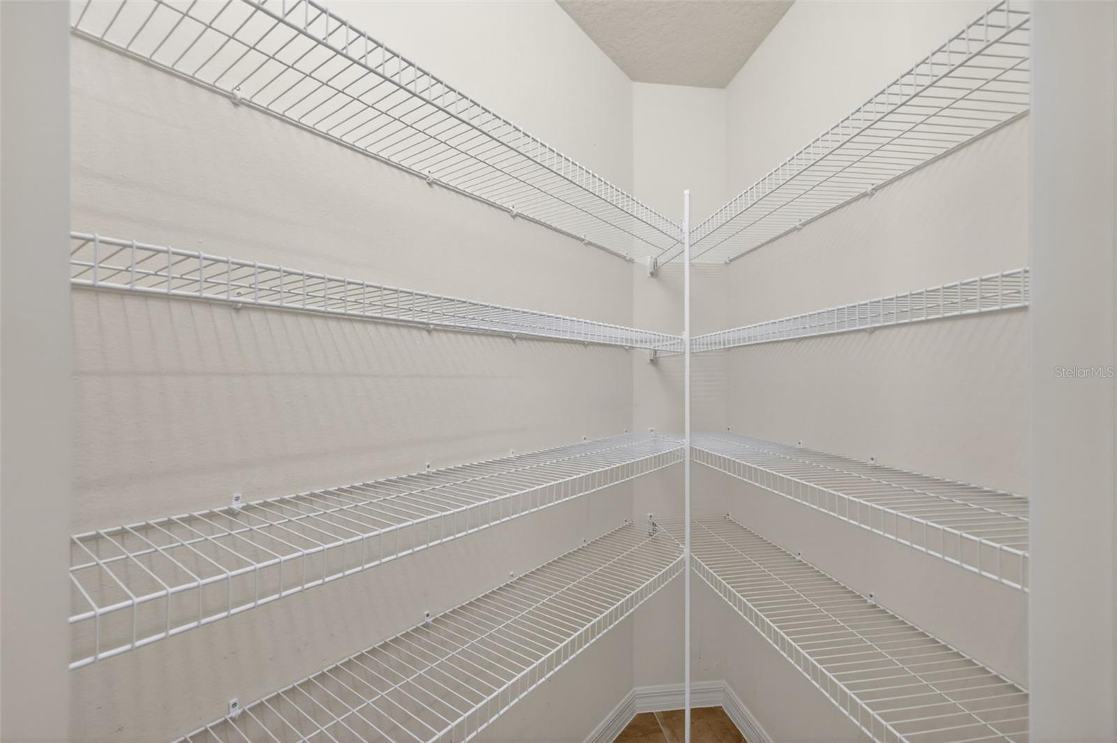 Image 13 of 51 For 2873 Charlevoix Street