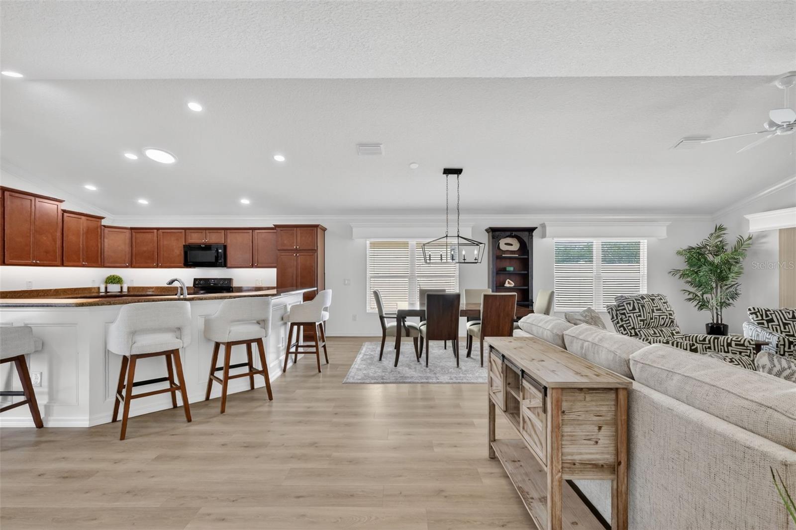 Image 14 of 51 For 2873 Charlevoix Street