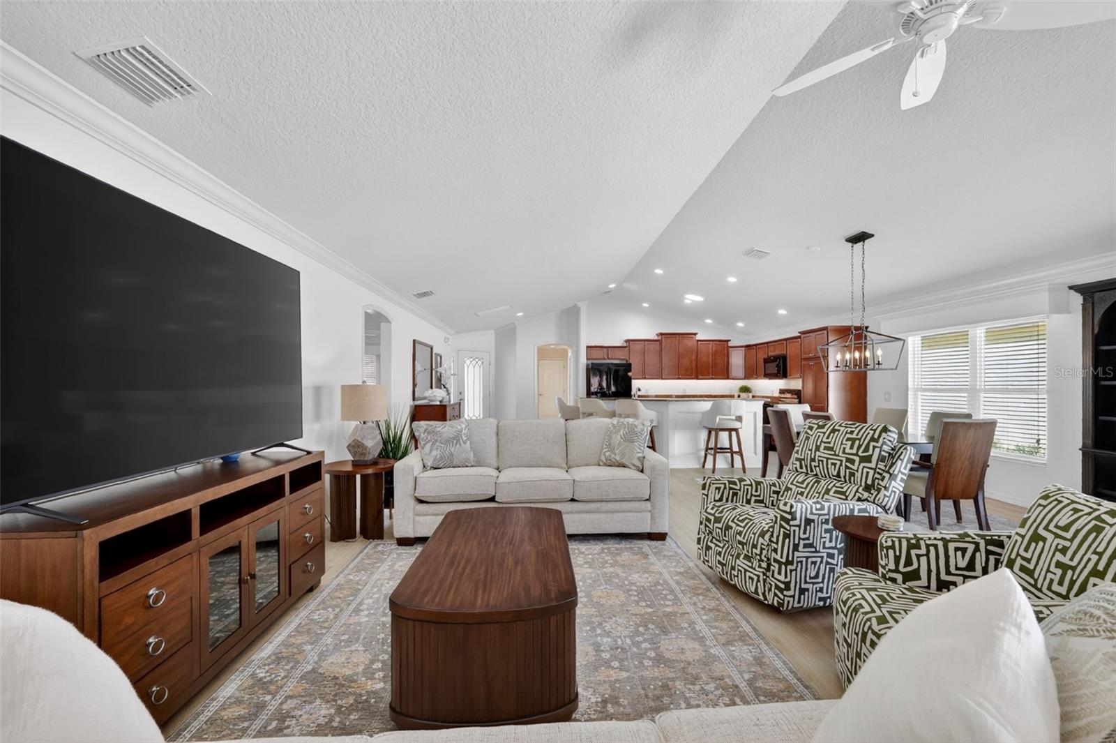 Image 19 of 51 For 2873 Charlevoix Street