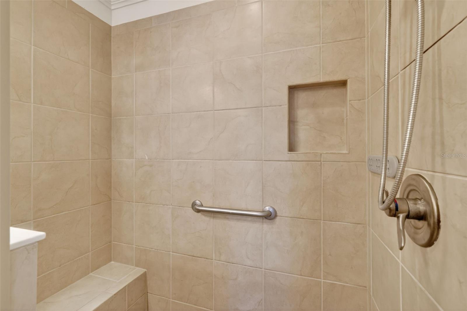 Image 24 of 51 For 2873 Charlevoix Street