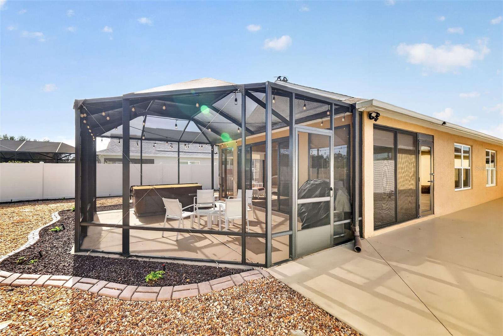 Image 40 of 51 For 2873 Charlevoix Street