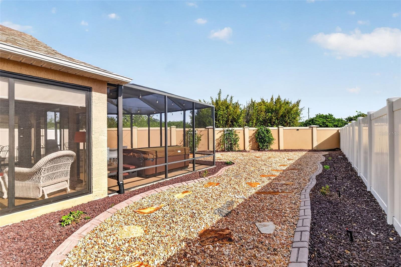 Image 44 of 51 For 2873 Charlevoix Street