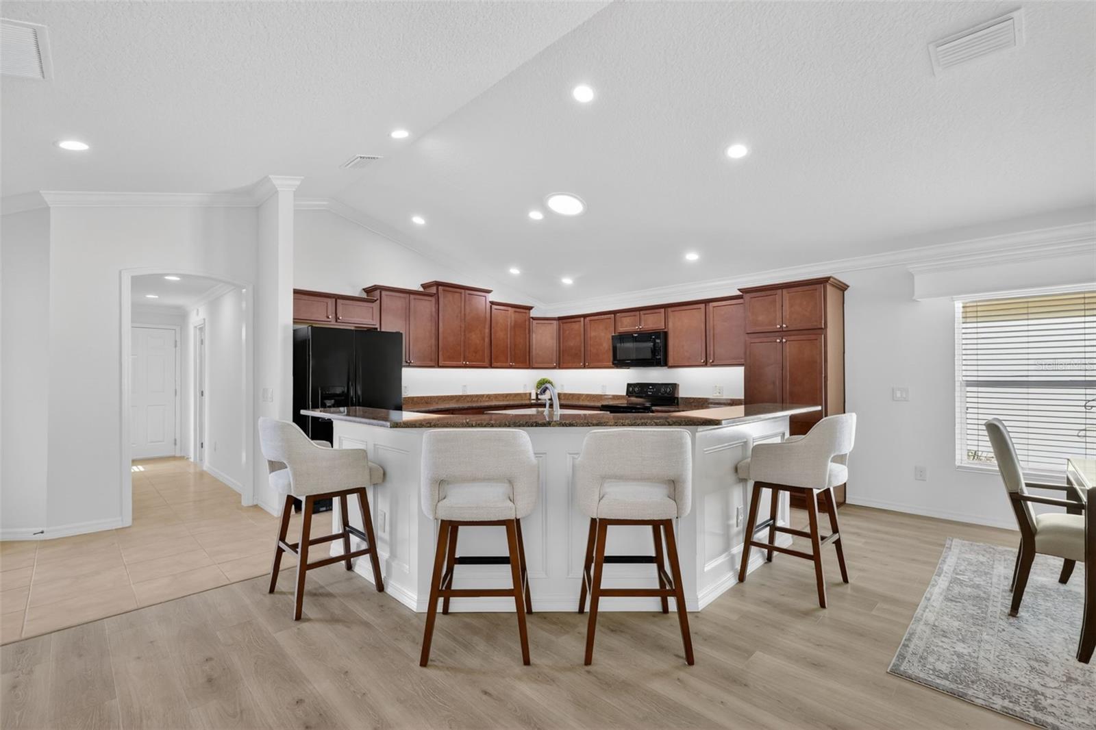 Image 8 of 51 For 2873 Charlevoix Street