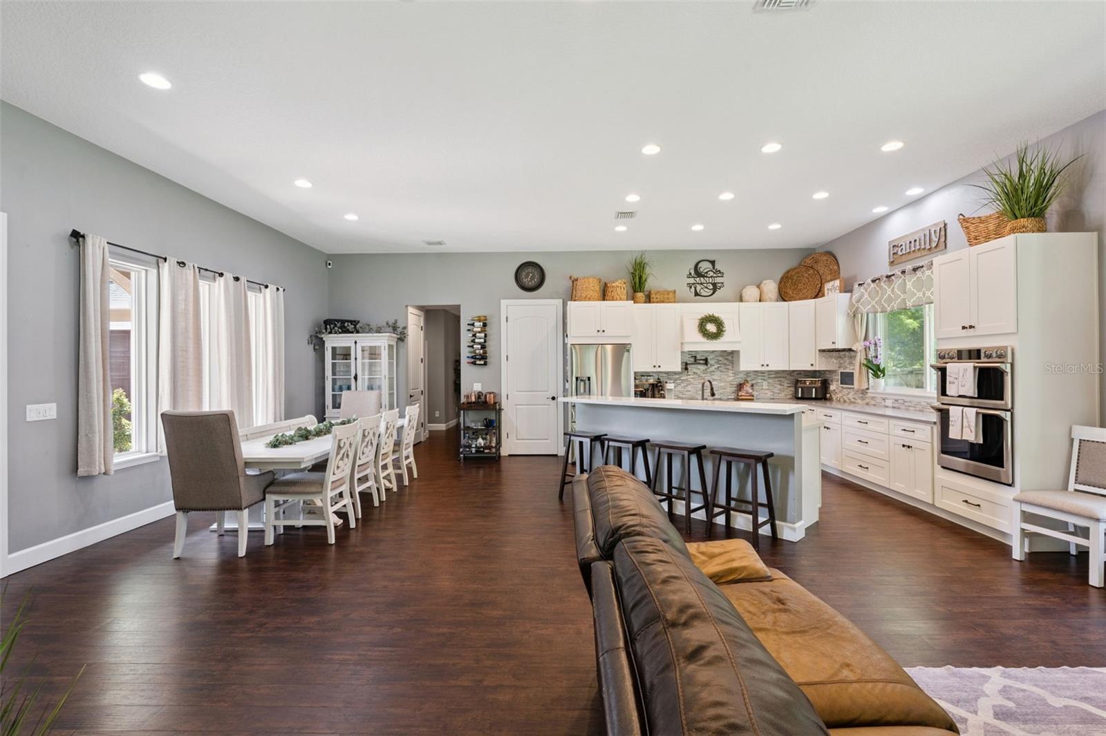 Image 10 of 52 For 1790 Pacific Avenue