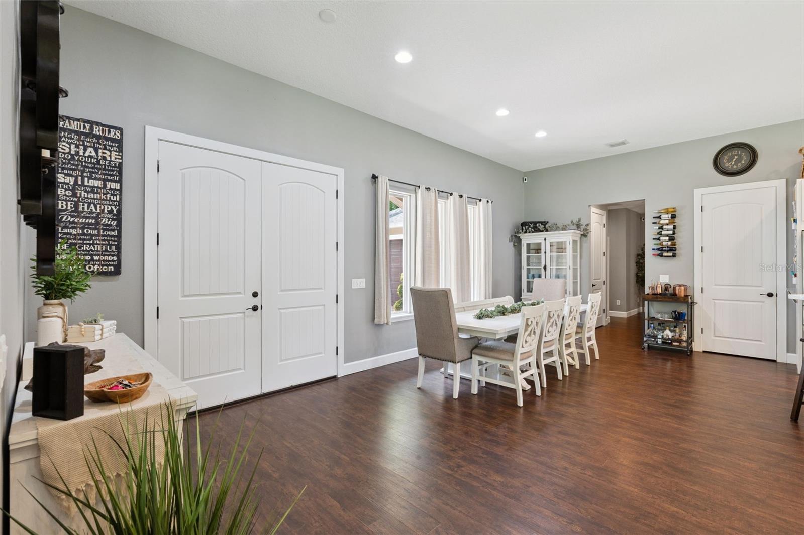 Image 11 of 52 For 1790 Pacific Avenue