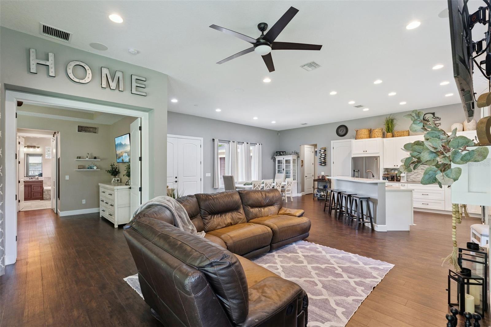 Image 5 of 52 For 1790 Pacific Avenue