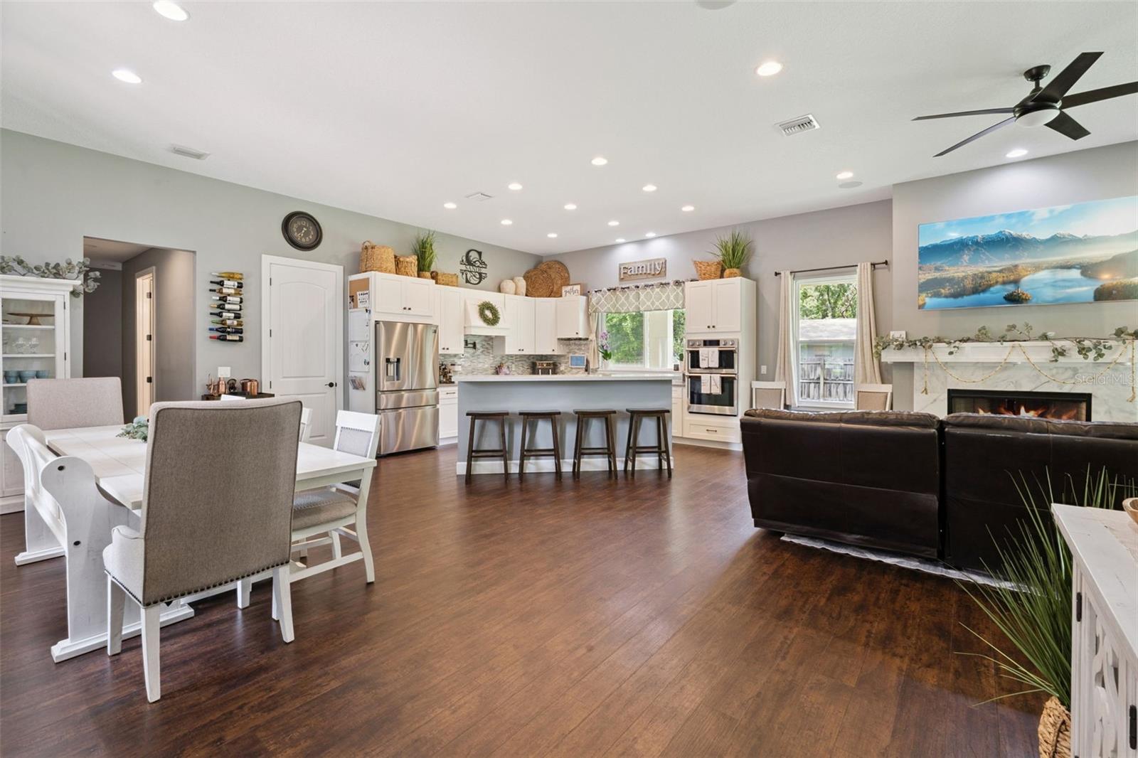 Image 9 of 52 For 1790 Pacific Avenue