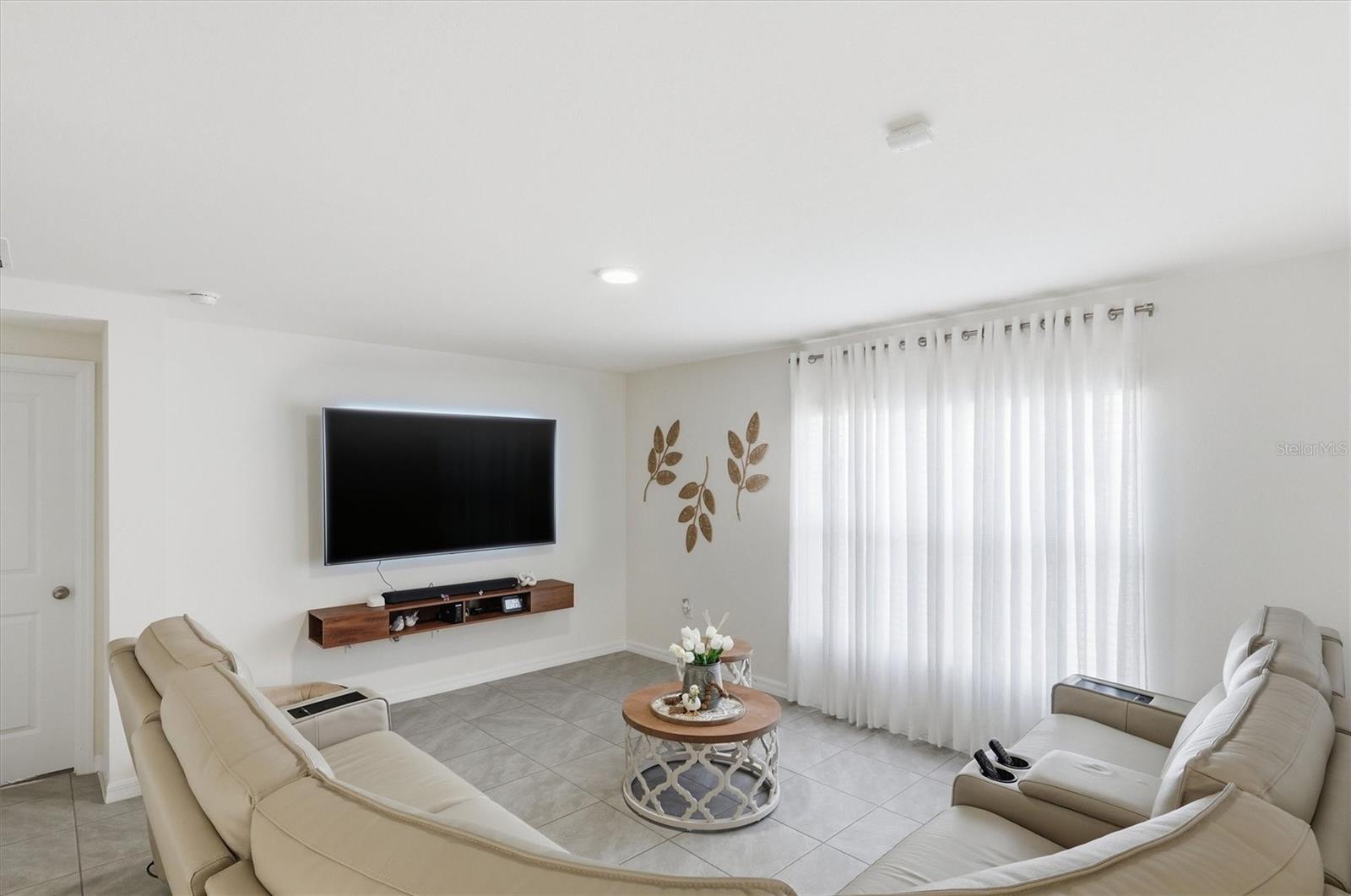 Image 12 of 52 For 11369 67th Circle