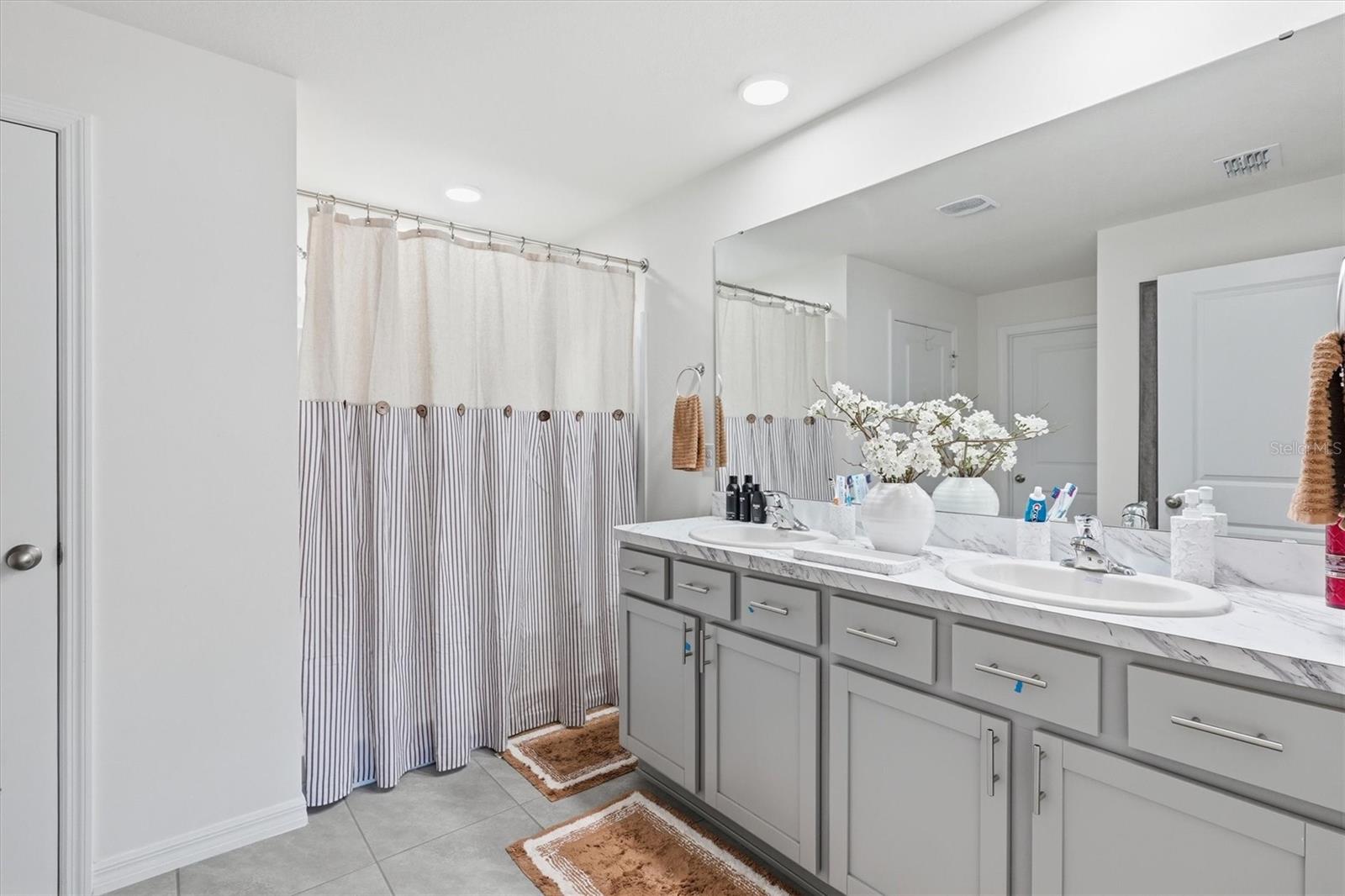 Image 18 of 52 For 11369 67th Circle