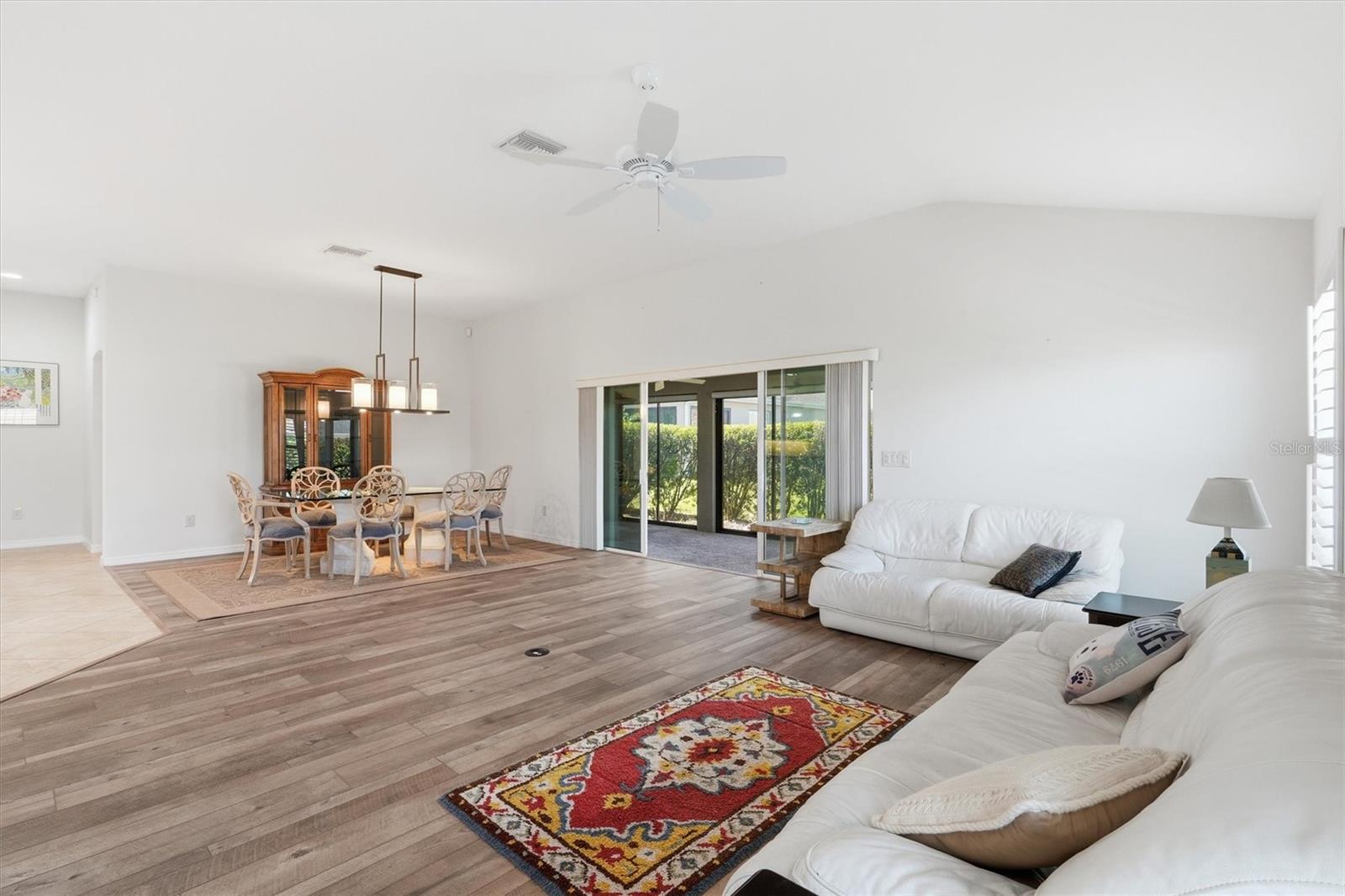 Image 21 of 55 For 1424 Walnut Way