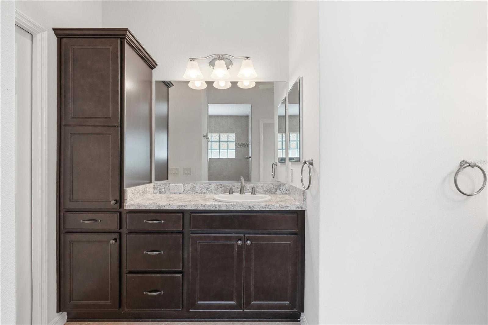 Image 28 of 55 For 1424 Walnut Way