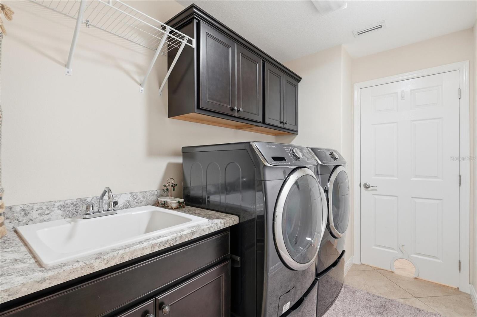 Image 41 of 55 For 1424 Walnut Way