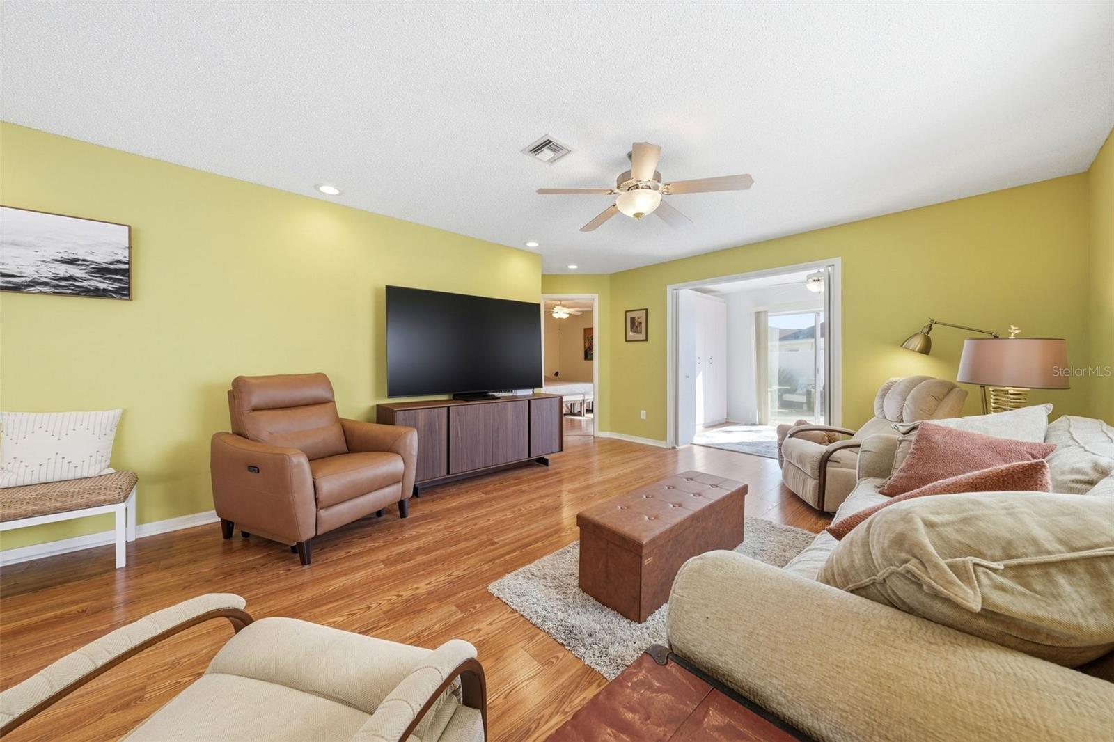 Image 11 of 30 For 741 Hernandez Drive