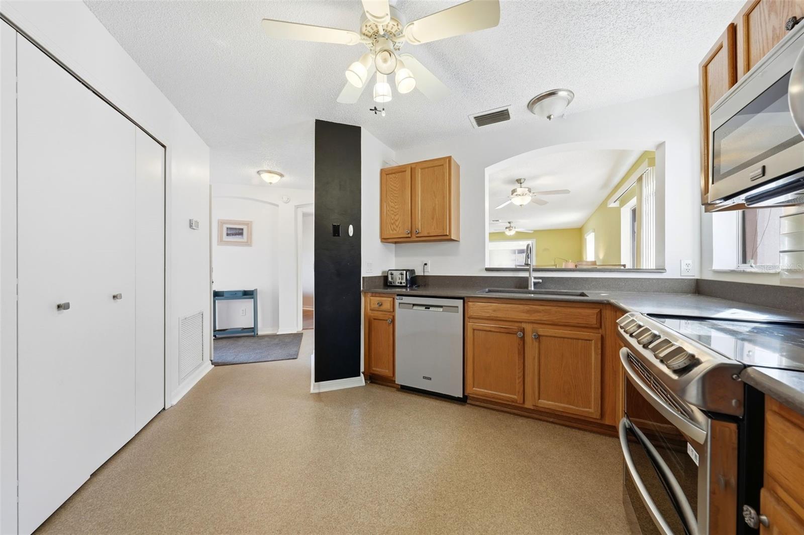 Image 8 of 30 For 741 Hernandez Drive