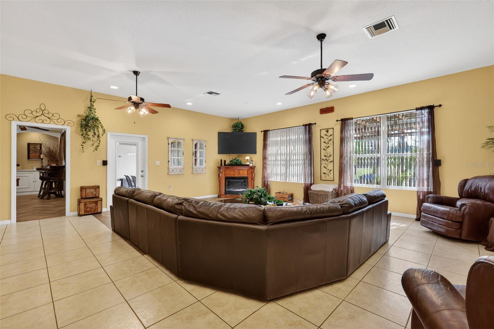 Image 16 of 62 For 19703 Twin Ponds Road