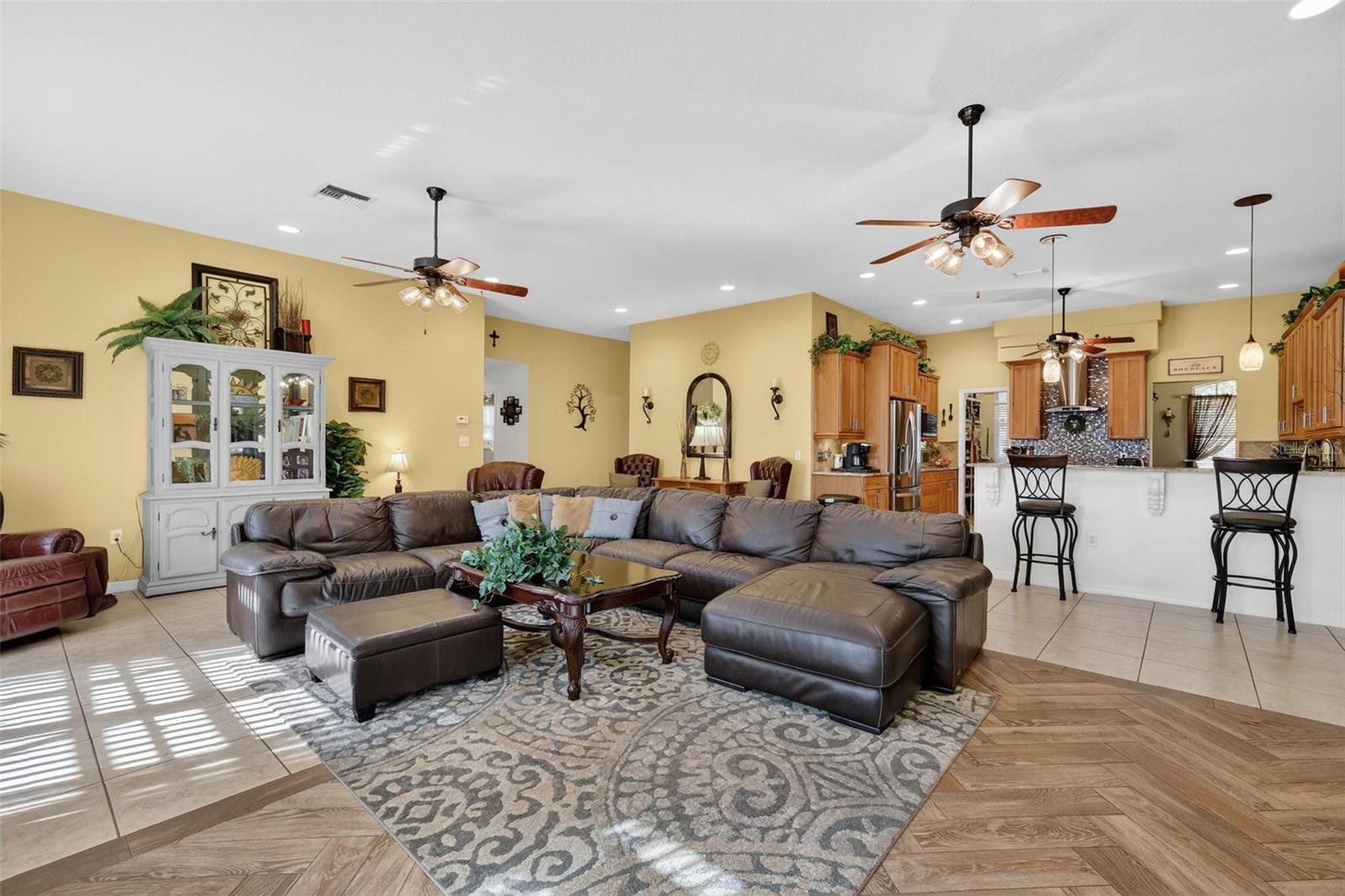 Image 18 of 62 For 19703 Twin Ponds Road