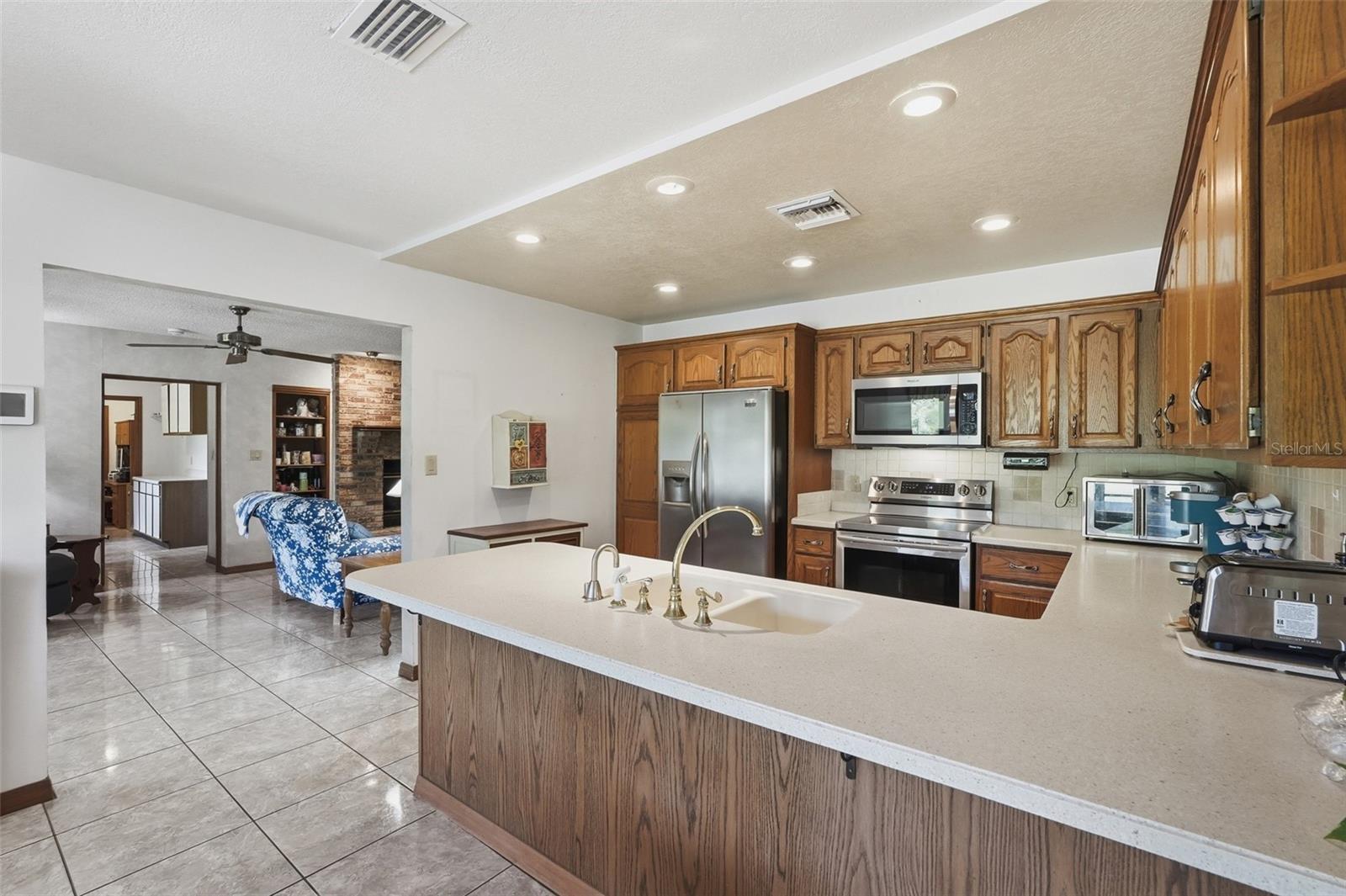 Image 13 of 33 For 15240 Shady Lane