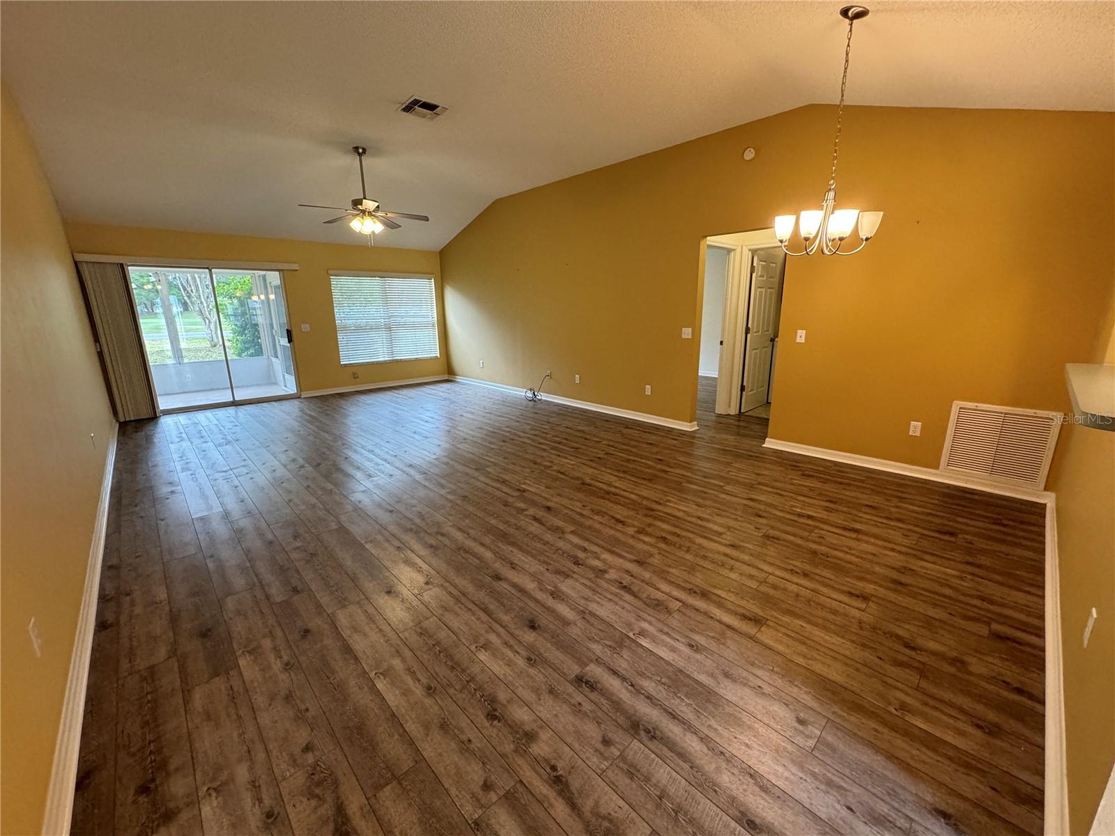 Image 4 of 19 For 1105 San Antonio Lane