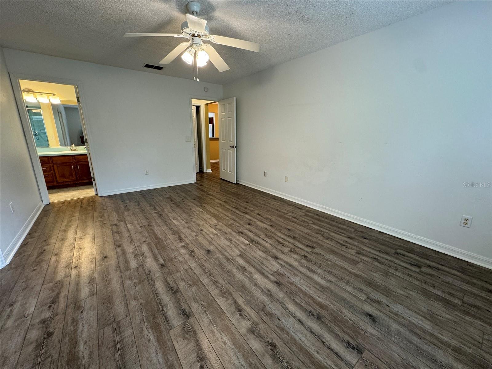 Image 8 of 19 For 1105 San Antonio Lane