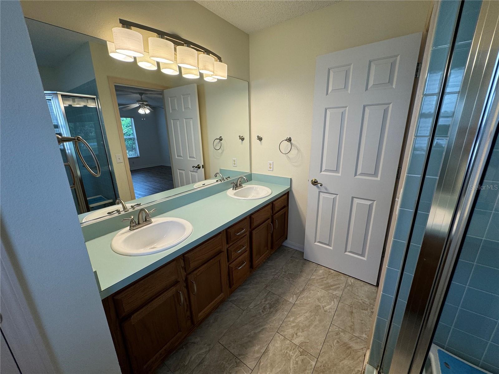 Image 9 of 19 For 1105 San Antonio Lane