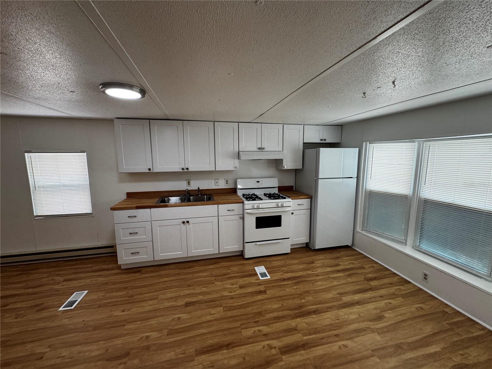 Image 5 of 13 For 1350 County Drive