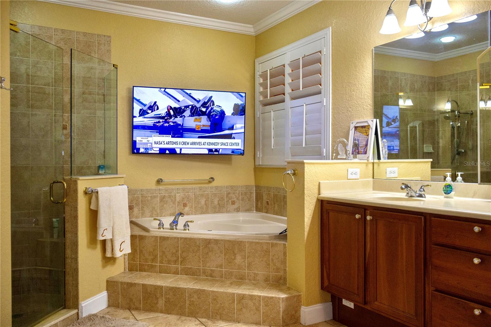 Image 25 of 77 For 10107 Tween Waters Street