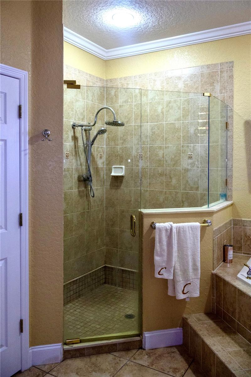 Image 29 of 77 For 10107 Tween Waters Street