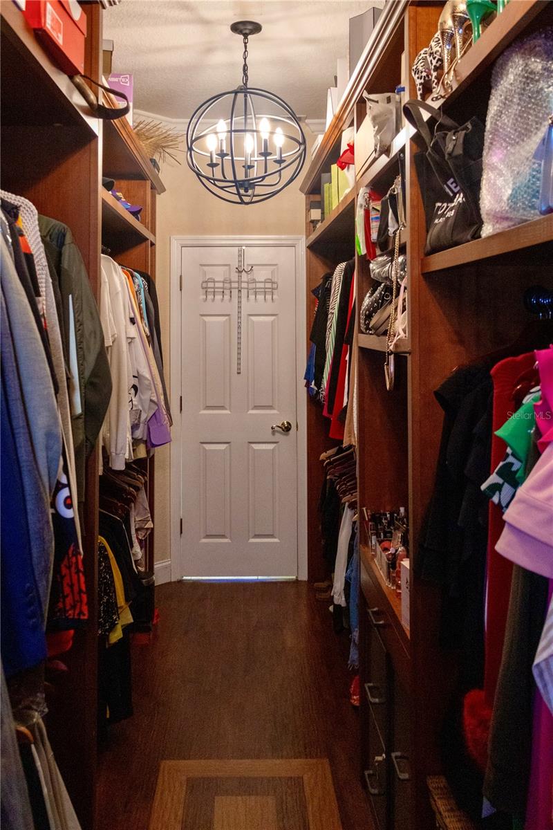 Image 31 of 77 For 10107 Tween Waters Street