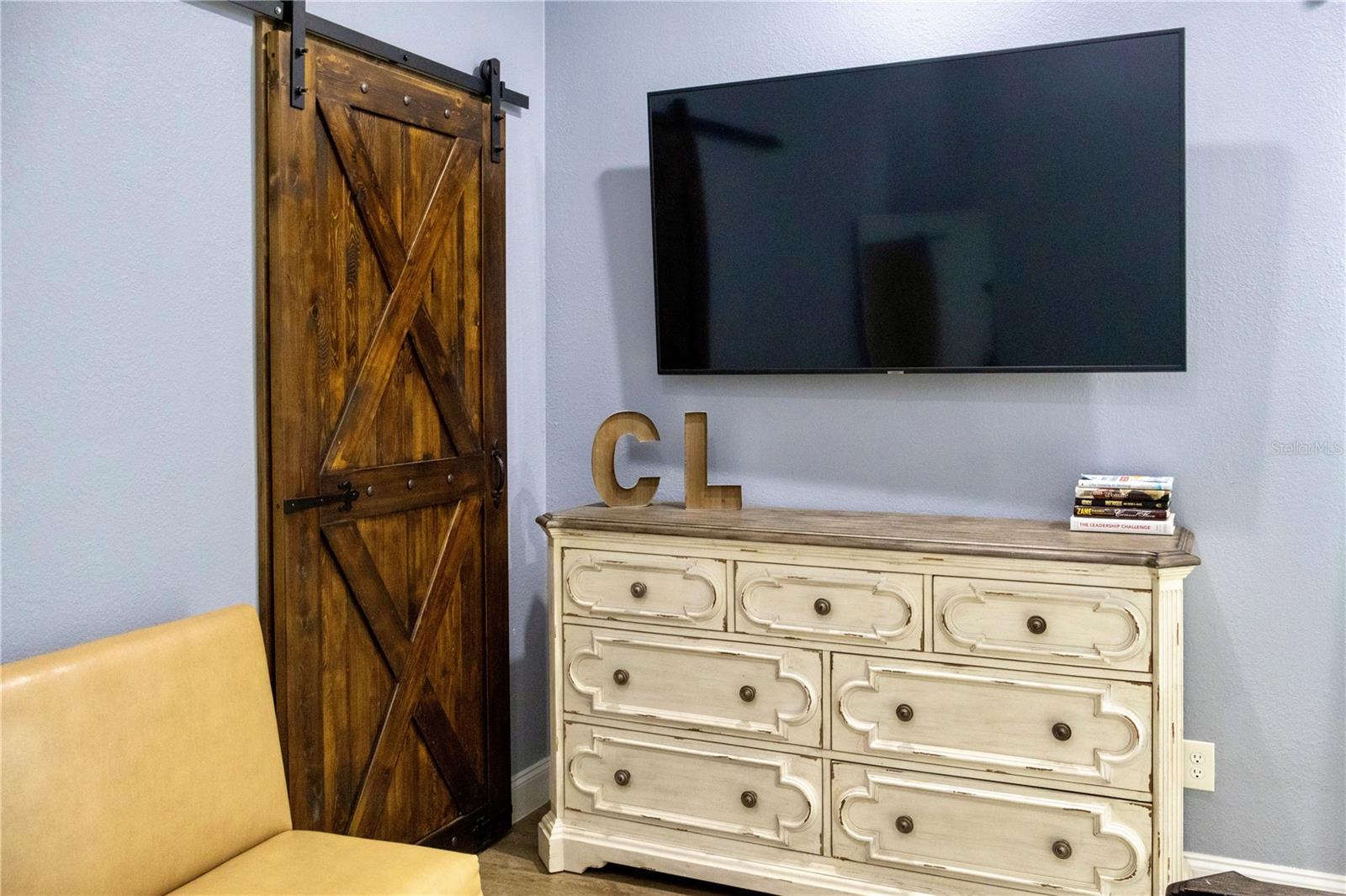 Image 34 of 77 For 10107 Tween Waters Street