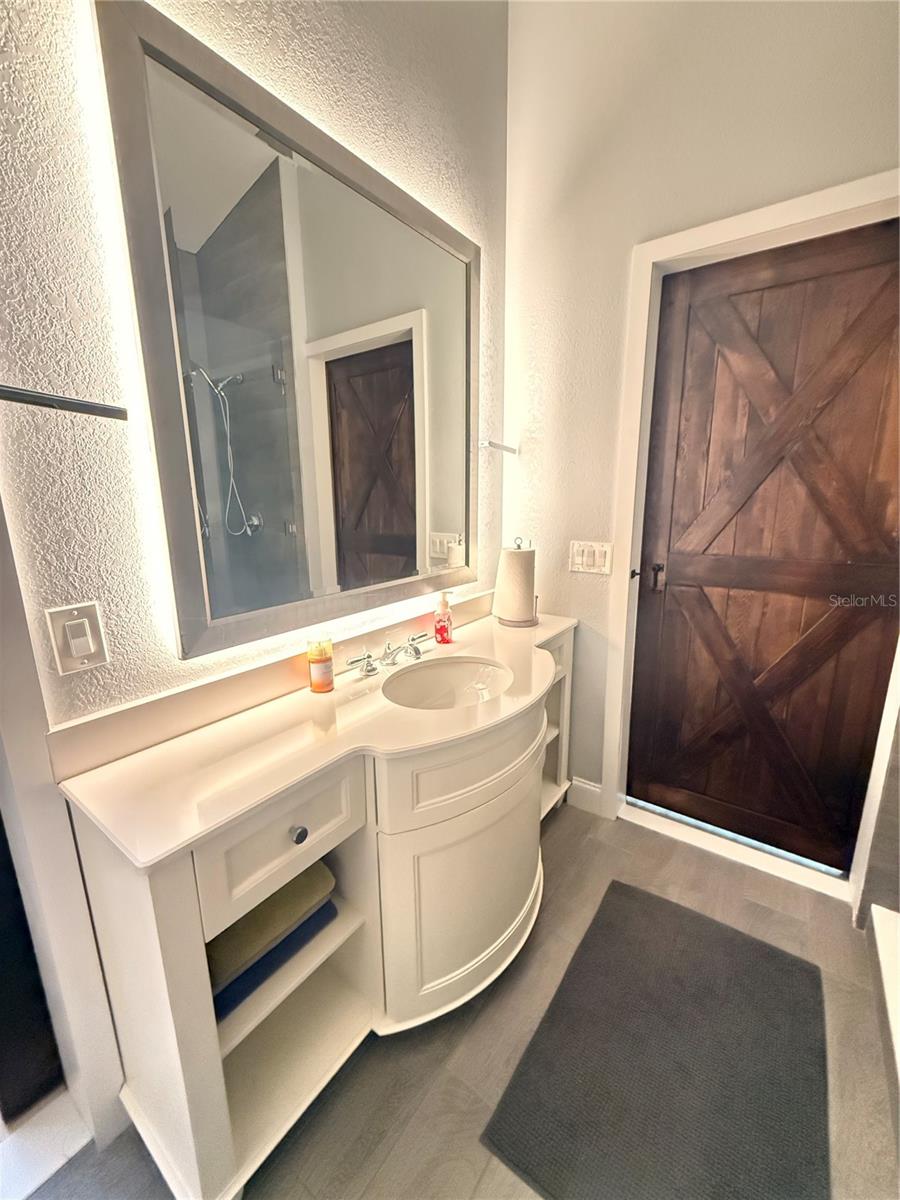 Image 39 of 77 For 10107 Tween Waters Street