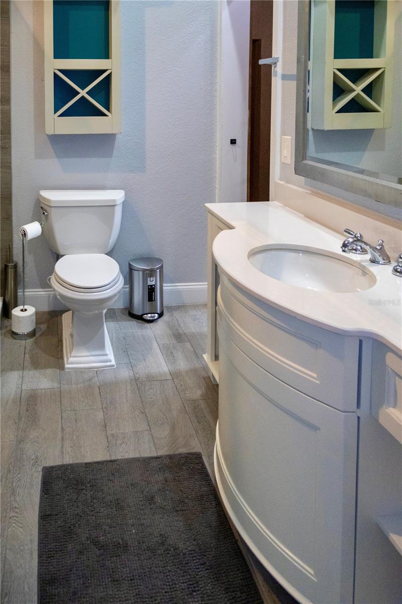 Image 40 of 77 For 10107 Tween Waters Street