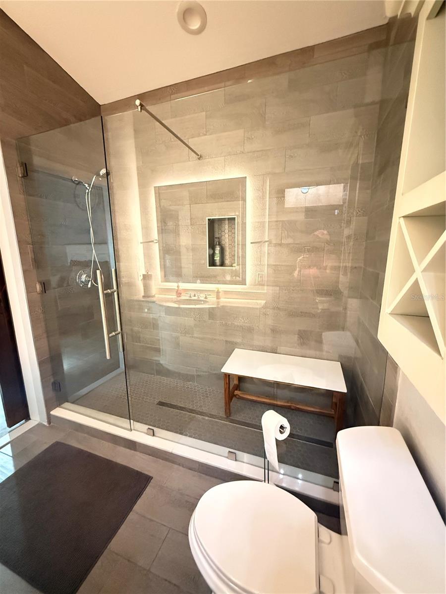 Image 41 of 77 For 10107 Tween Waters Street