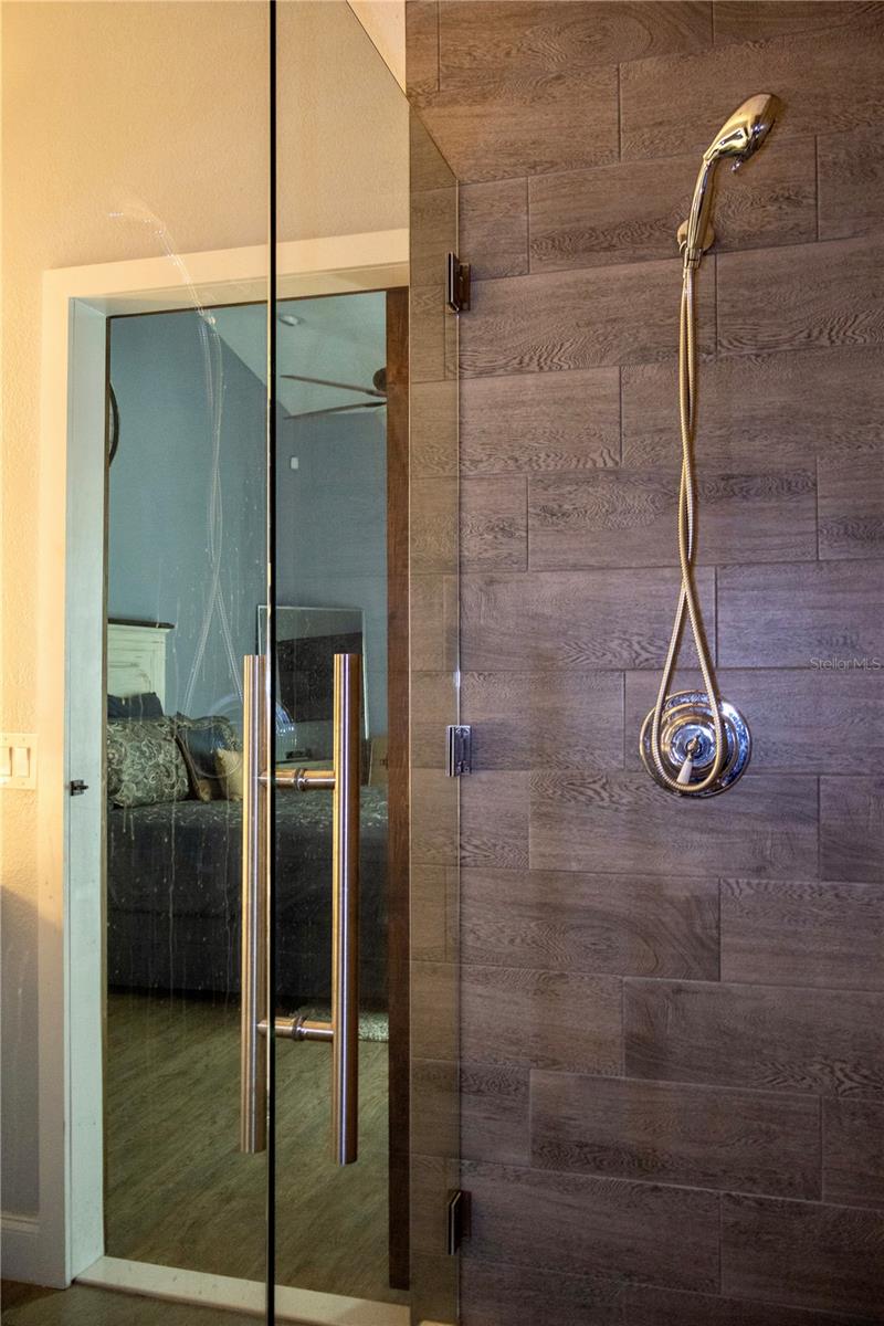 Image 42 of 77 For 10107 Tween Waters Street