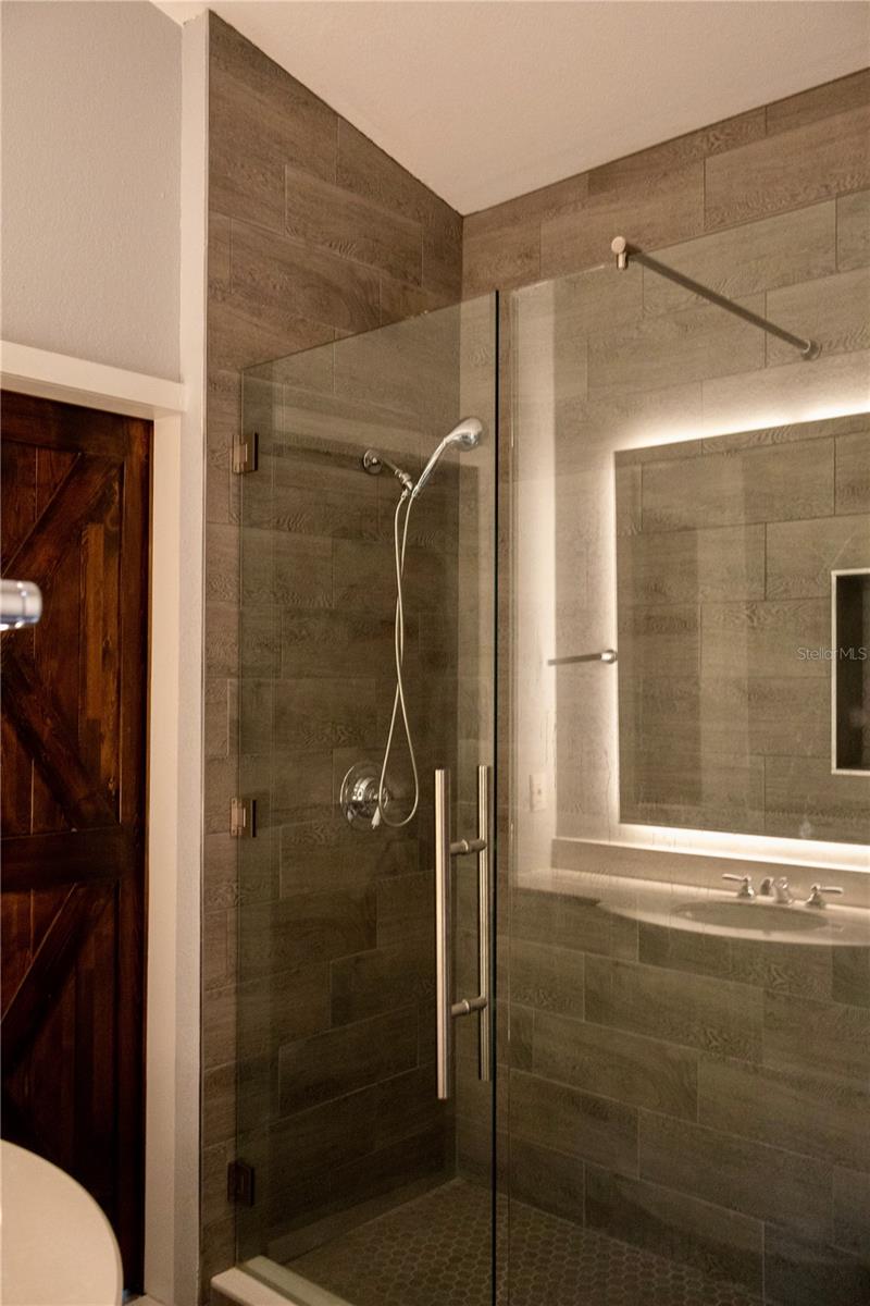 Image 43 of 77 For 10107 Tween Waters Street