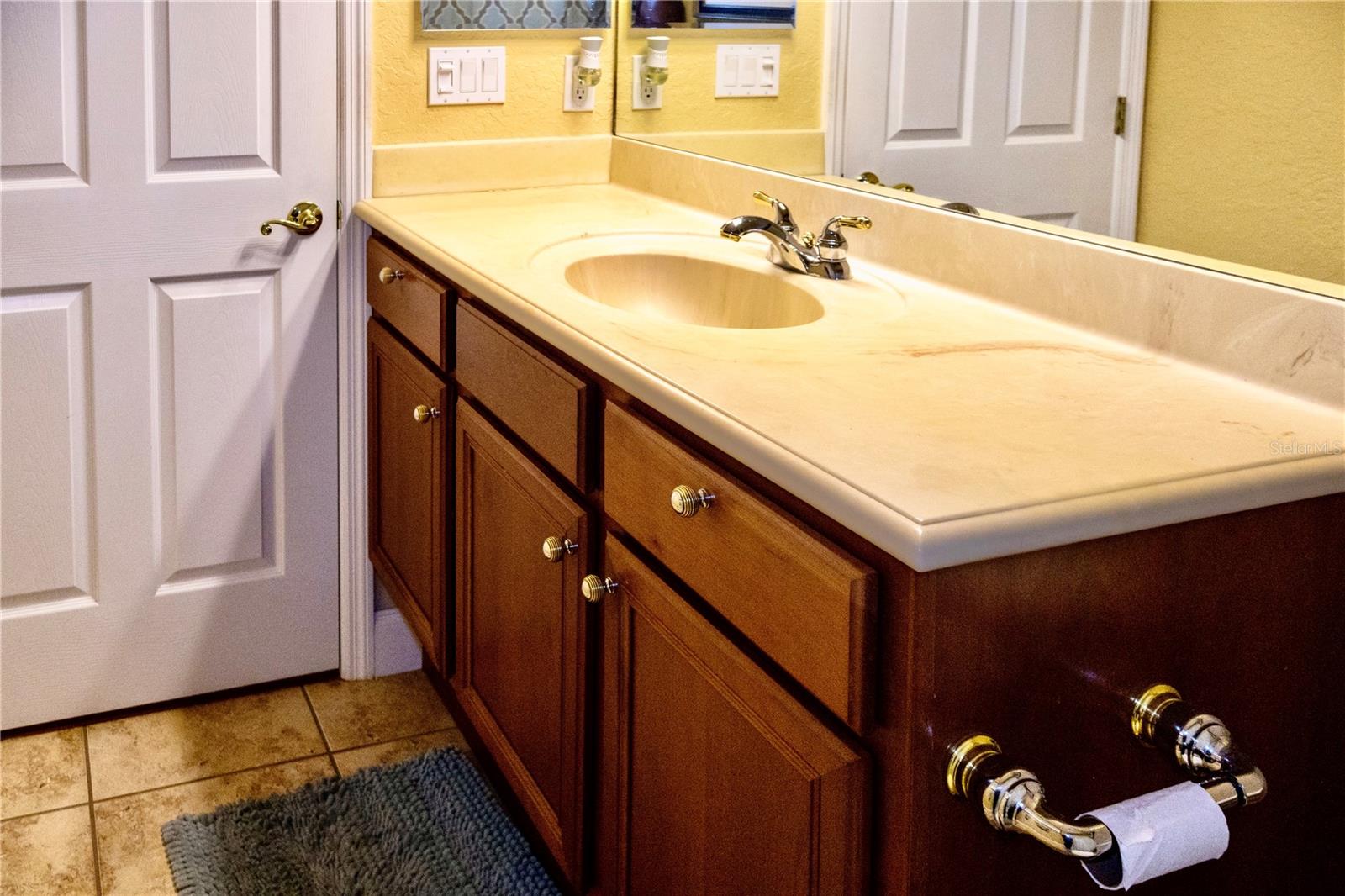 Image 54 of 77 For 10107 Tween Waters Street