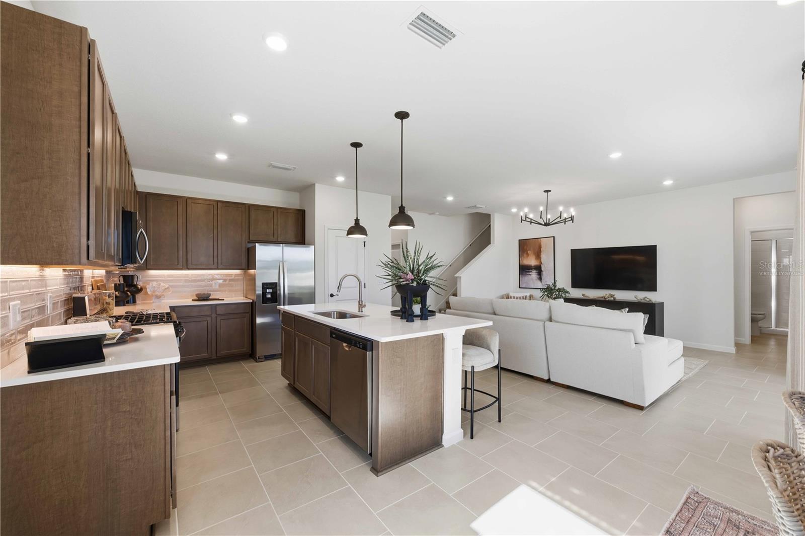 Image 4 of 20 For 5484 Camberly Court