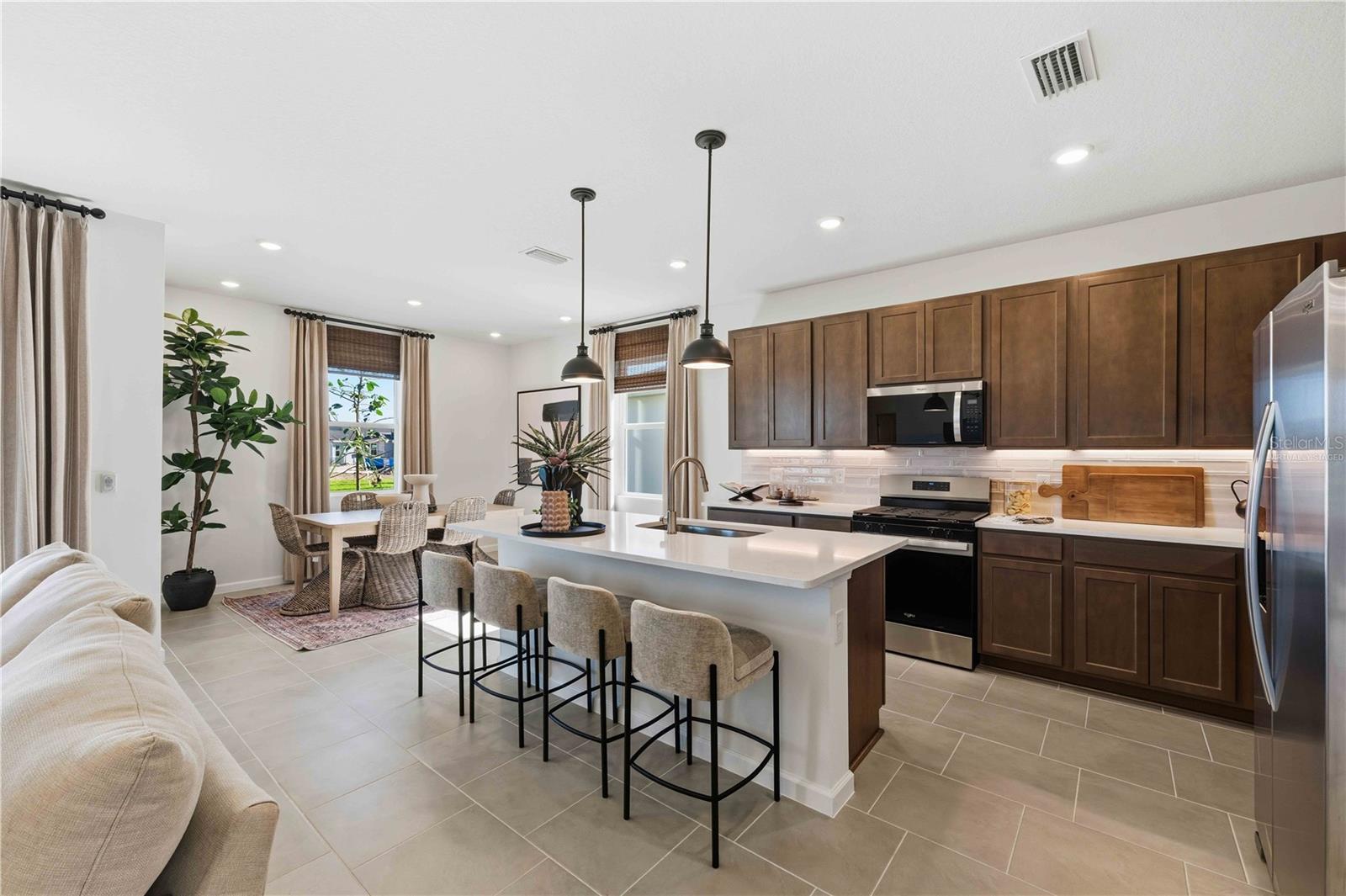 Image 8 of 20 For 5484 Camberly Court