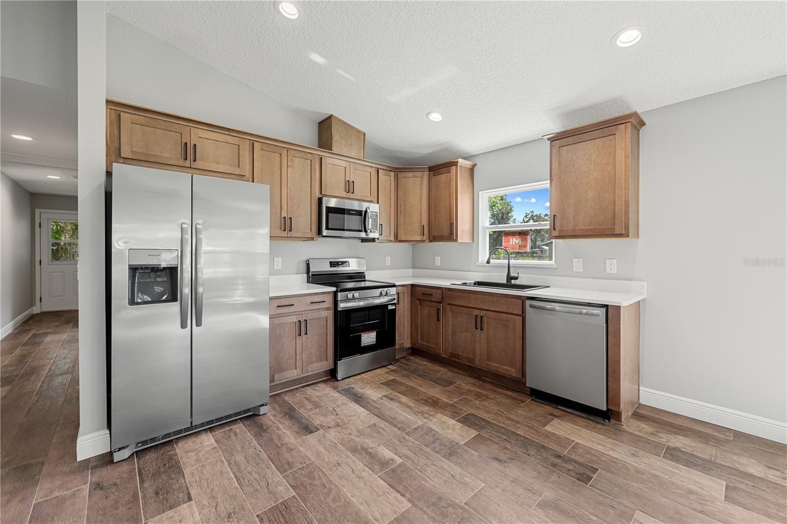 Image 10 of 41 For 1025 Cr 452a