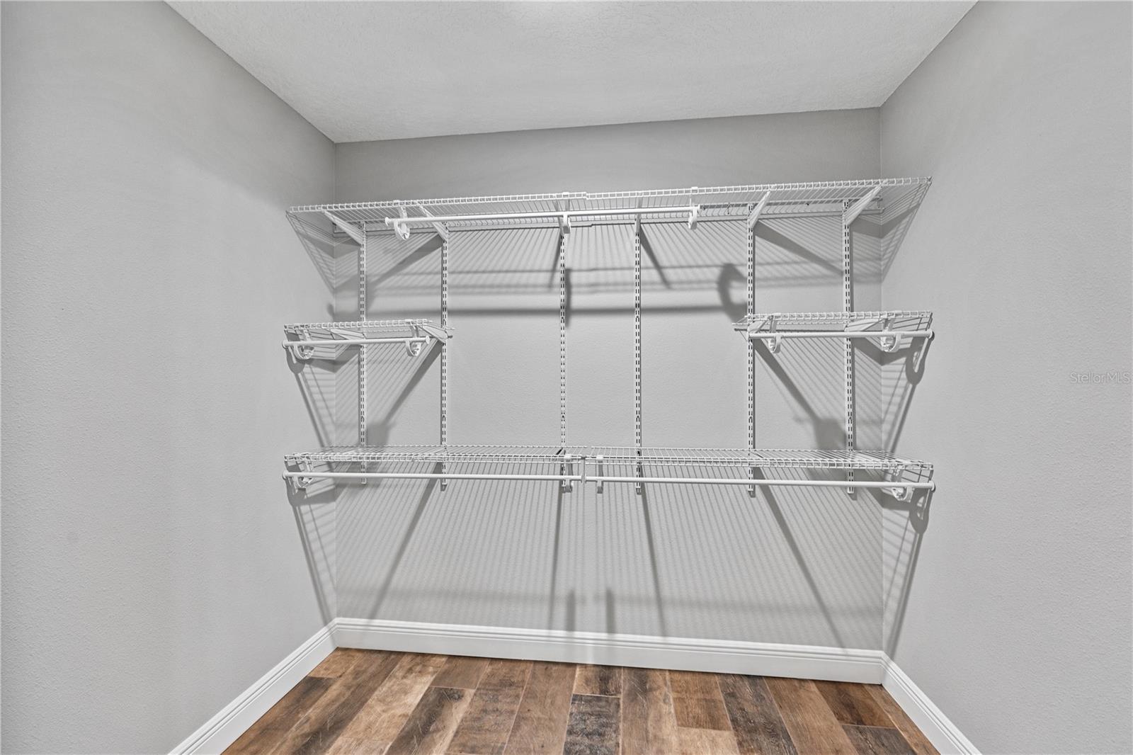 Image 23 of 41 For 1025 Cr 452a