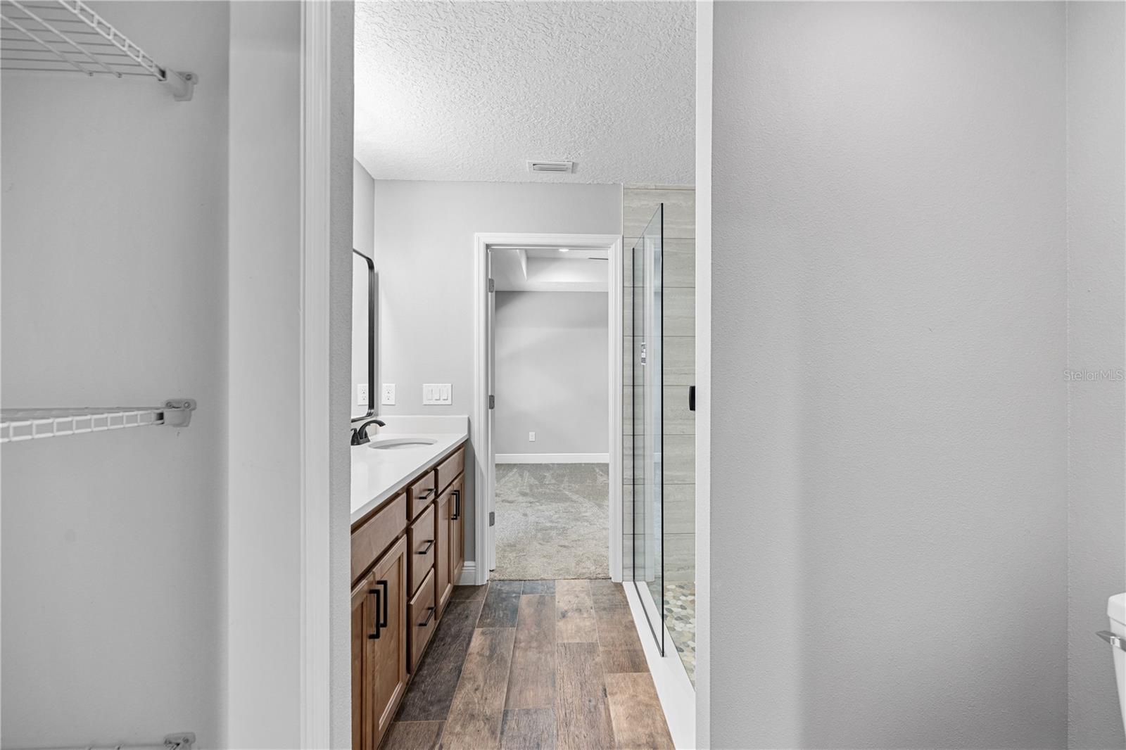 Image 25 of 41 For 1025 Cr 452a