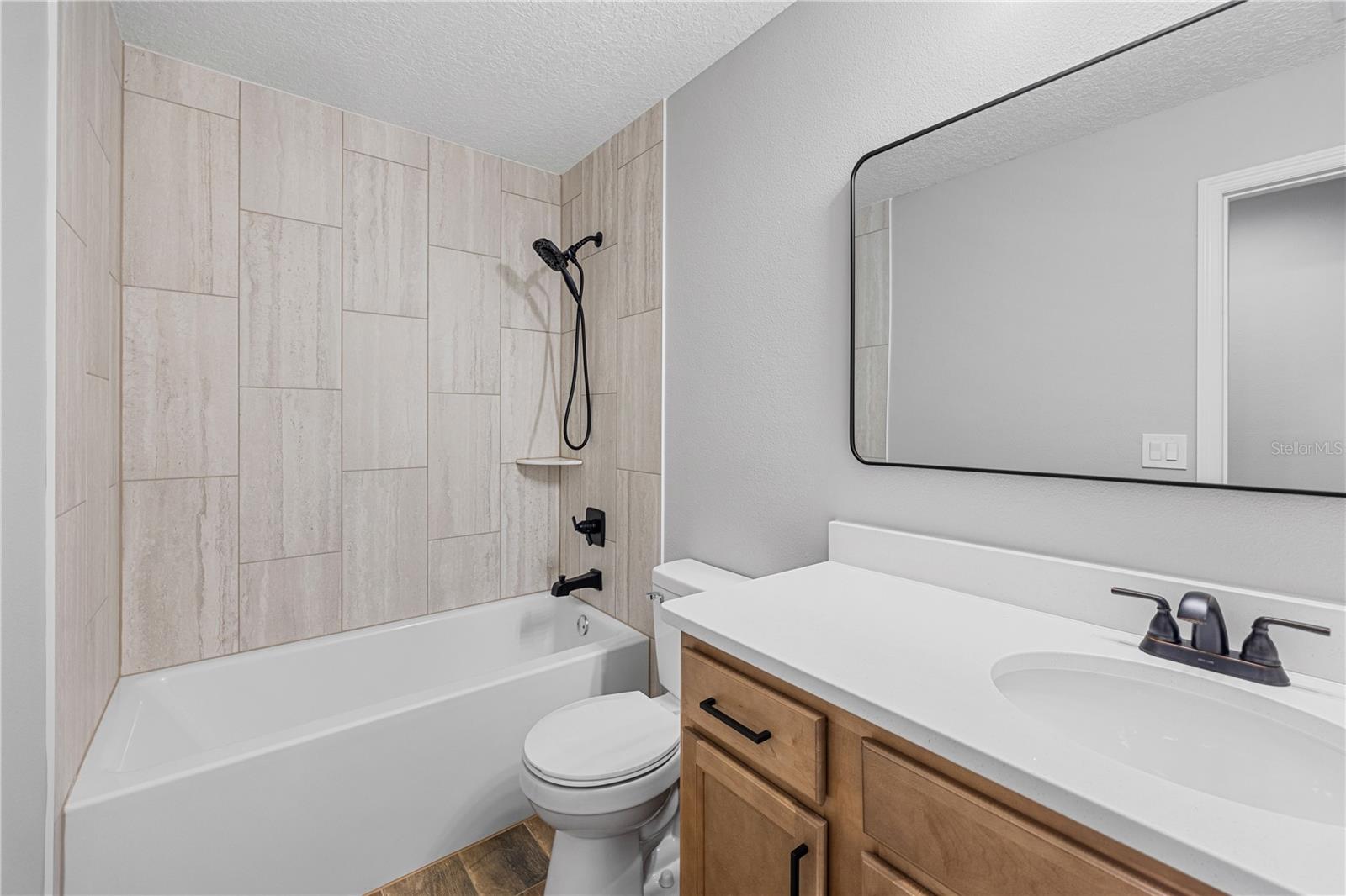 Image 33 of 41 For 1025 Cr 452a